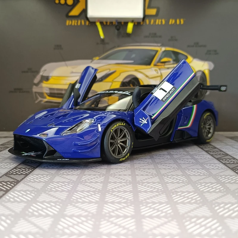 1:24 Maserati GT2 2023, модель автомобиля из сплава, двери можно открыть, статические украшения, подарок на день рождения
1:24 Maserati GT2 2023, модель автомобиля из сплава, двери можно открыть, статические украшения, подарок на день рождения