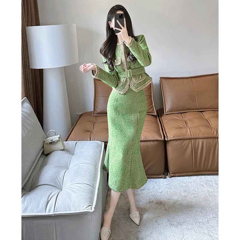 Autumn Winter New French Style Elegant Socialite Two-Piece Set Women Outfits Short Tweed Coat Slimming Fishtail Long Skirt Set
Autumn Winter New French Style Elegant Socialite Two-Piece Set Women Outfits Short Tweed Coat Slimming Fishtail Long Skirt Set