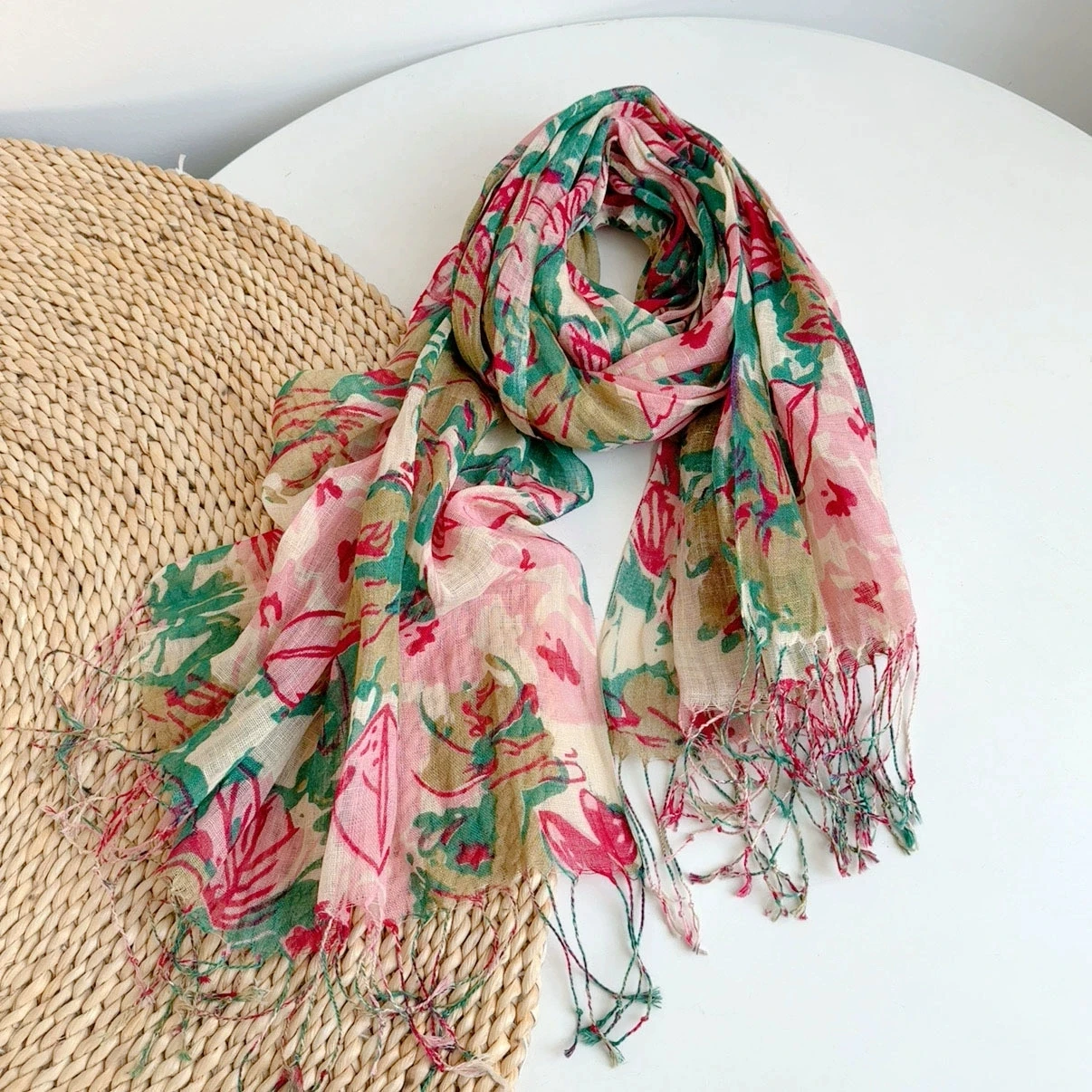 Элегантный яркий льняной шарф с цветочным принтом, дышащие и тонкие весенние теплые и солнцезащитные шали и шарфы для женщин
Элегантный яркий льняной шарф с цветочным принтом, дышащие и тонкие весенние теплые и солнцезащитные шали и шарфы для женщин