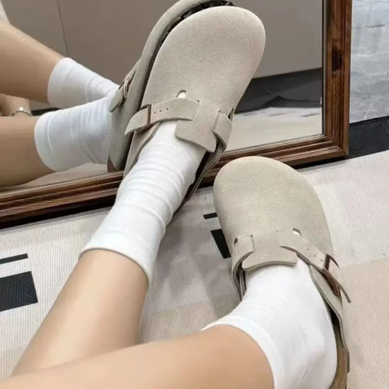Spring and Autumn new models wear thick-soled Boken bag head half slippers lazy woman with large size shoes
Spring and Autumn new models wear thick-soled Boken bag head half slippers lazy woman with large size shoes