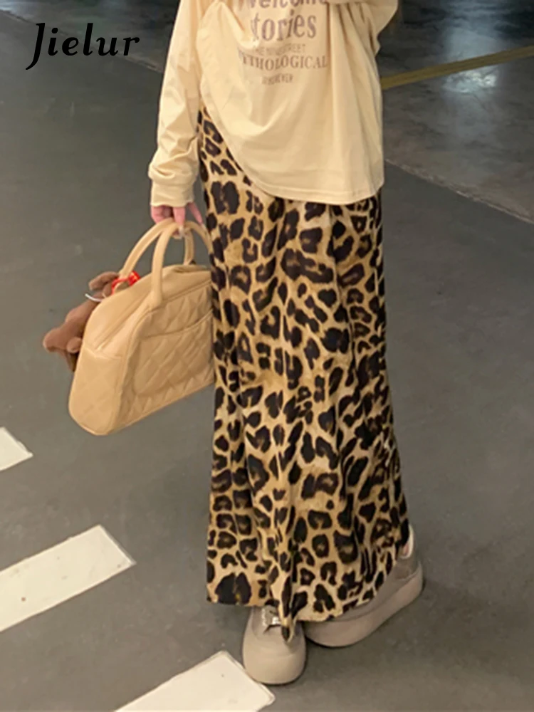 New Retro Leopard Print Y2K Loose Long Skirts Women American Vintage Elegant Office Ladies Fashion A-Line Women Clothing Skirts
New Retro Leopard Print Y2K Loose Long Skirts Women American Vintage Elegant Office Ladies Fashion A-Line Women Clothing Skirts