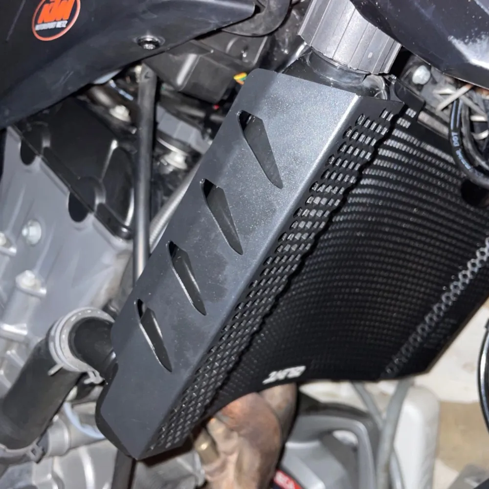For 790 Duke 2018 2019 2020 2021 2022 2023 2024 Motorcycle Aluminium Radiator Grill Guard Cover Protector Water Tank Protection
For 790 Duke 2018 2019 2020 2021 2022 2023 2024 Motorcycle Aluminium Radiator Grill Guard Cover Protector Water Tank Protection