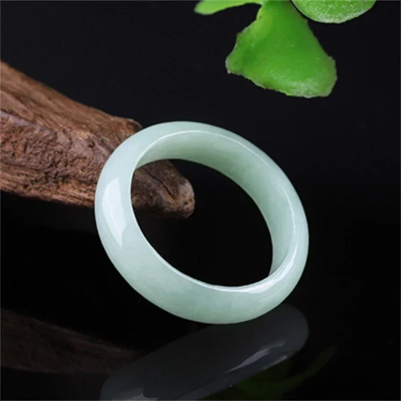 Jia le/ Natural Ice Green Glutinous New Chinese Style Jade Ring Men Women Couple Emerald Jewelry Simple Personality Fashion Gift
Jia le/ Natural Ice Green Glutinous New Chinese Style Jade Ring Men Women Couple Emerald Jewelry Simple Personality Fashion Gift