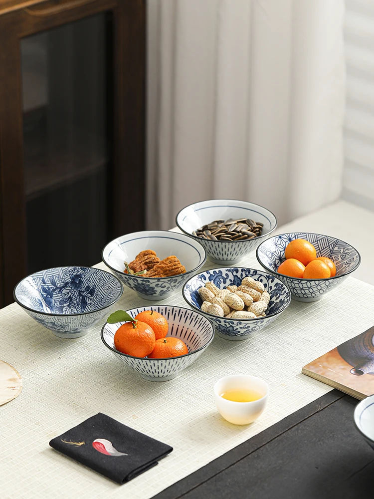 Retro Chinese Style Ceramic Blue And White Ceramic Bowl Fruit Tray Snack Plate Tea Ceremony Essential Elegant Small Bowl
Retro Chinese Style Ceramic Blue And White Ceramic Bowl Fruit Tray Snack Plate Tea Ceremony Essential Elegant Small Bowl