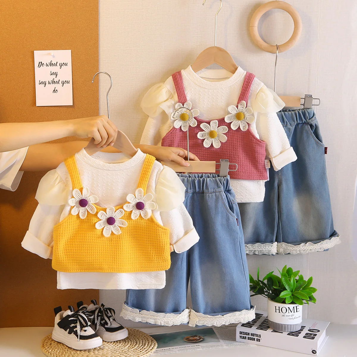 2025 Autumn Girls Floral Lace Trim Vest Set Long Sleeve Top & Jeans 3-Piece Outfit Korean Style Toddler Cotton Casual Clothes
2025 Autumn Girls Floral Lace Trim Vest Set Long Sleeve Top & Jeans 3-Piece Outfit Korean Style Toddler Cotton Casual Clothes