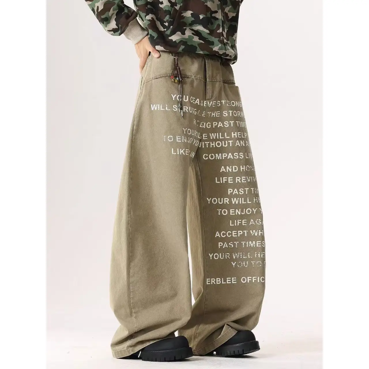 Американские 2000, популярные джинсы цвета хаки с надписью для девочек, эстетические Scimitar для мужчин и женщин, персонализированные свободные широкие джинсы в стиле ретро
Американские 2000, популярные джинсы цвета хаки с надписью для девочек, эстетические Scimitar для мужчин и женщин, персонализированные свободные широкие джинсы в стиле ретро