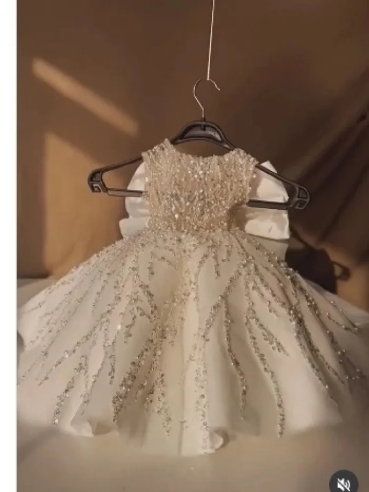 Custom Flower Girl Dress Wedding Gown Birthday Party Pageant Dress Big Bow Beaded Satin Ball Gown For Girls فساتين بنات
Custom Flower Girl Dress Wedding Gown Birthday Party Pageant Dress Big Bow Beaded Satin Ball Gown For Girls فساتين بنات
