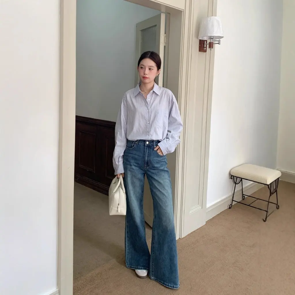 High Waist Flared Jeans Women's Autumn New Korean Style Slimming Versatile Retro Washed Blue Wide Leg Long Pants
High Waist Flared Jeans Women's Autumn New Korean Style Slimming Versatile Retro Washed Blue Wide Leg Long Pants
