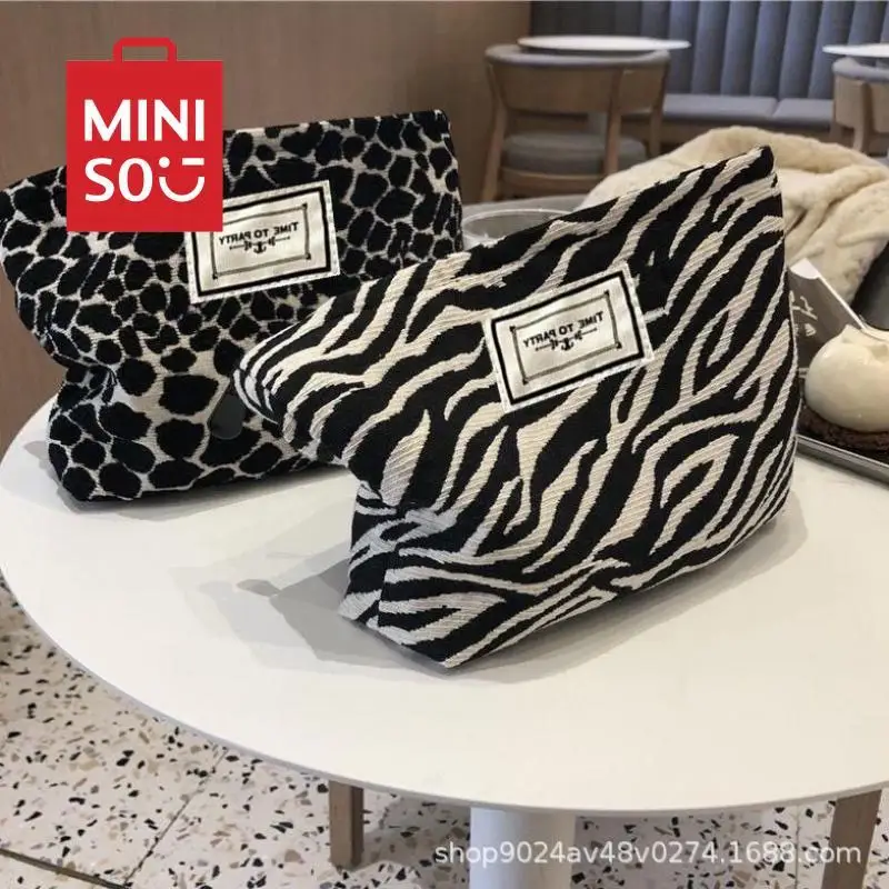 Cartoon Leopard Print Cosmetic Bag Anime Fashion Trends Convenient Large Capacity Toiletry Bag Girl Christmas Birthday Gifts
Cartoon Leopard Print Cosmetic Bag Anime Fashion Trends Convenient Large Capacity Toiletry Bag Girl Christmas Birthday Gifts