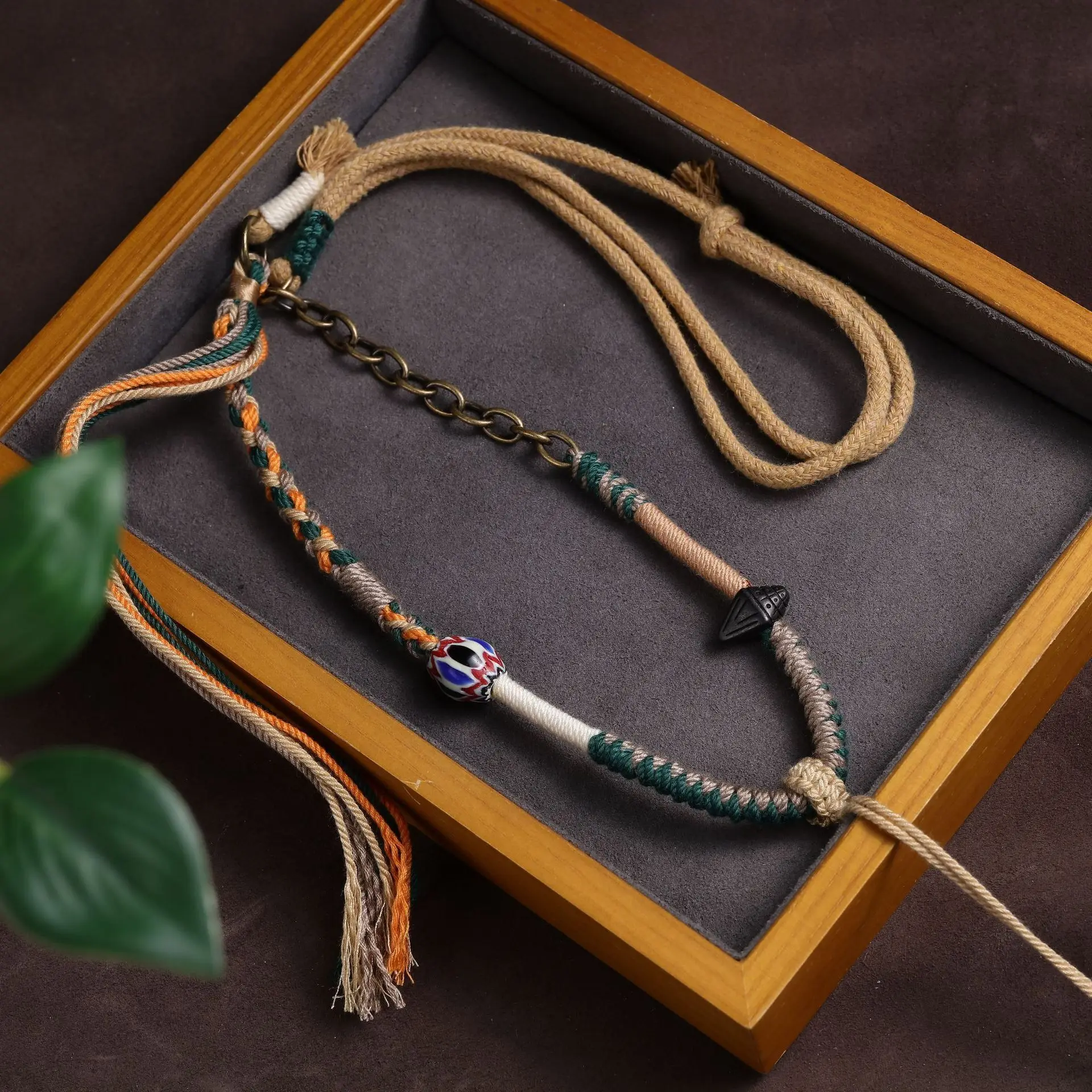 Tibetan Hand Rolled Cotton Necklace Tangka Buddha Brand Honey Wax High End Hanging Pendant Ethnic Style Pure Handmade Woven Rope
Tibetan Hand Rolled Cotton Necklace Tangka Buddha Brand Honey Wax High End Hanging Pendant Ethnic Style Pure Handmade Woven Rope