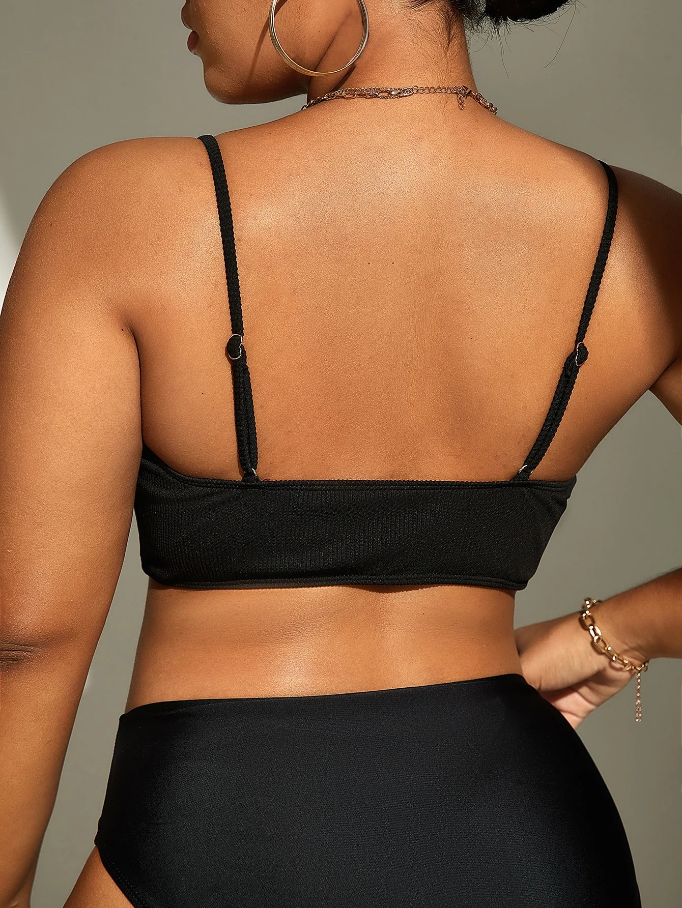 Plus Size Drawstring Front Cami Bikini Top Summer Solid Black
Plus Size Drawstring Front Cami Bikini Top Summer Solid Black