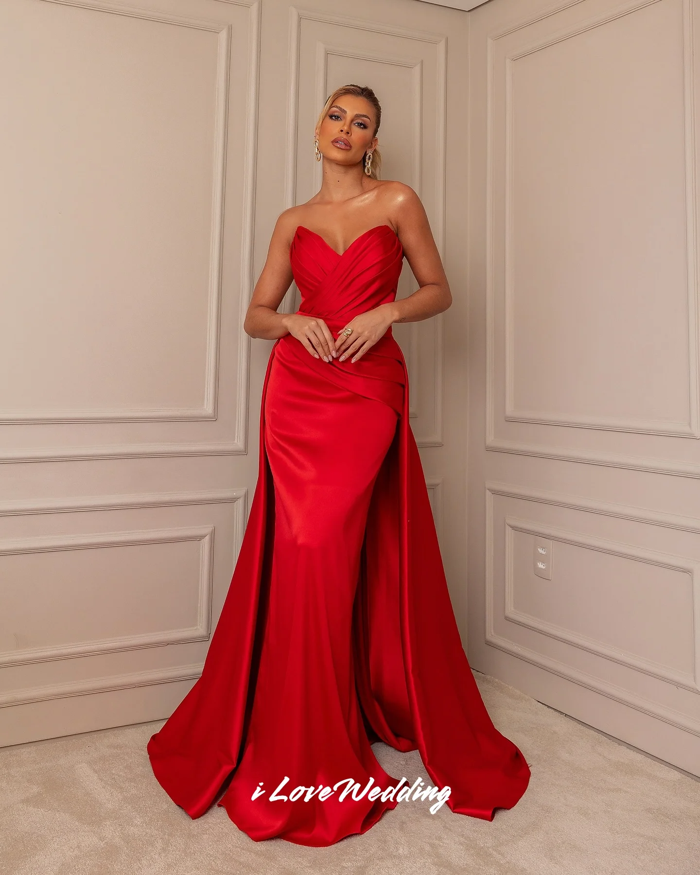 Red Sweetheart Evening Dress 2025 Sleeveless Mermaid Prom Dress Sweep Train Pleated Floor-Length Wedding Party Dress Customized
Red Sweetheart Evening Dress 2025 Sleeveless Mermaid Prom Dress Sweep Train Pleated Floor-Length Wedding Party Dress Customized