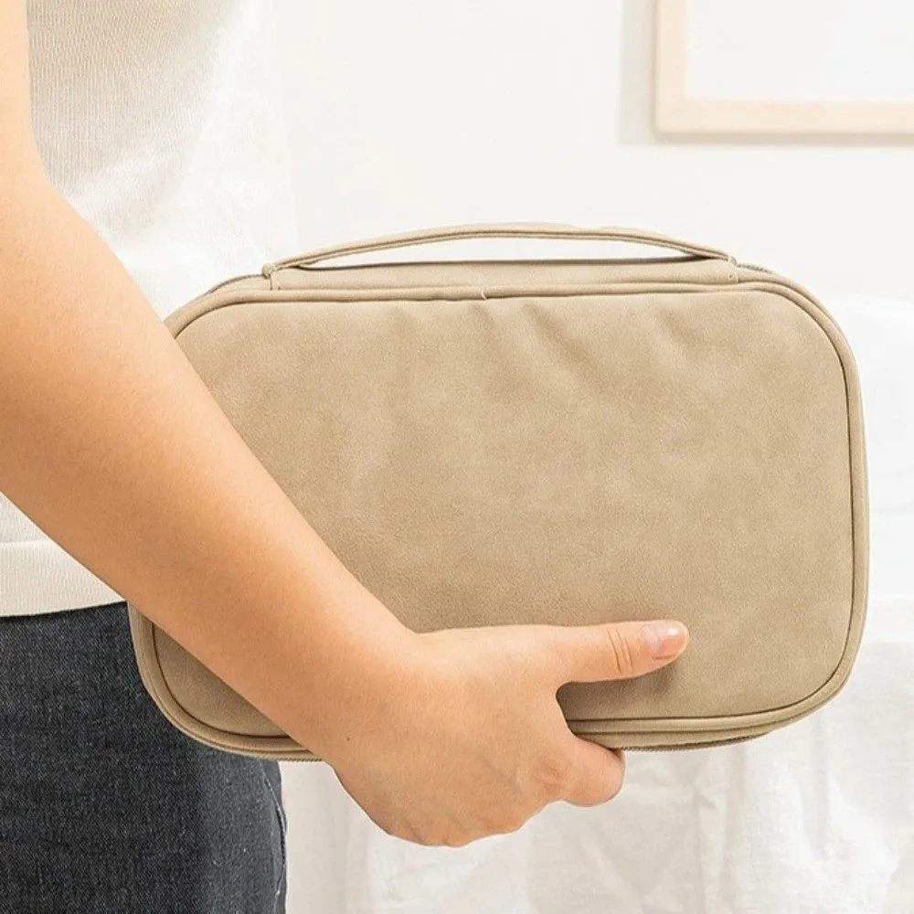 PU Leather Jewelry Storage Bag Multi-functional with Handle Bracelet Display Box Holder Rings Necklace Bracelet
PU Leather Jewelry Storage Bag Multi-functional with Handle Bracelet Display Box Holder Rings Necklace Bracelet