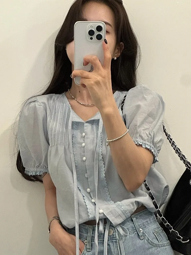 Blue Lace Trim Splice Single Button Short Sleeve Shirt Women's Chic Summer Shirt V Neck Bubble Sleeve Korean Style Blouse
Blue Lace Trim Splice Single Button Short Sleeve Shirt Women's Chic Summer Shirt V Neck Bubble Sleeve Korean Style Blouse