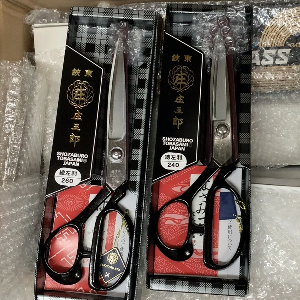 Сделано в Японии Токио Чжуан Санлан Ножницы для левшей кравчивы Импортные ножницы для левой одежды Ножницы для левой руки Shozaburo
Сделано в Японии Токио Чжуан Санлан Ножницы для левшей кравчивы Импортные ножницы для левой одежды Ножницы для левой руки Shozaburo