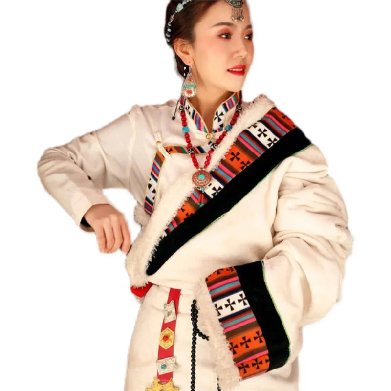 Женское белое элитное тибетское платье Xizang в этническом стиле в западном стиле
Женское белое элитное тибетское платье Xizang в этническом стиле в западном стиле