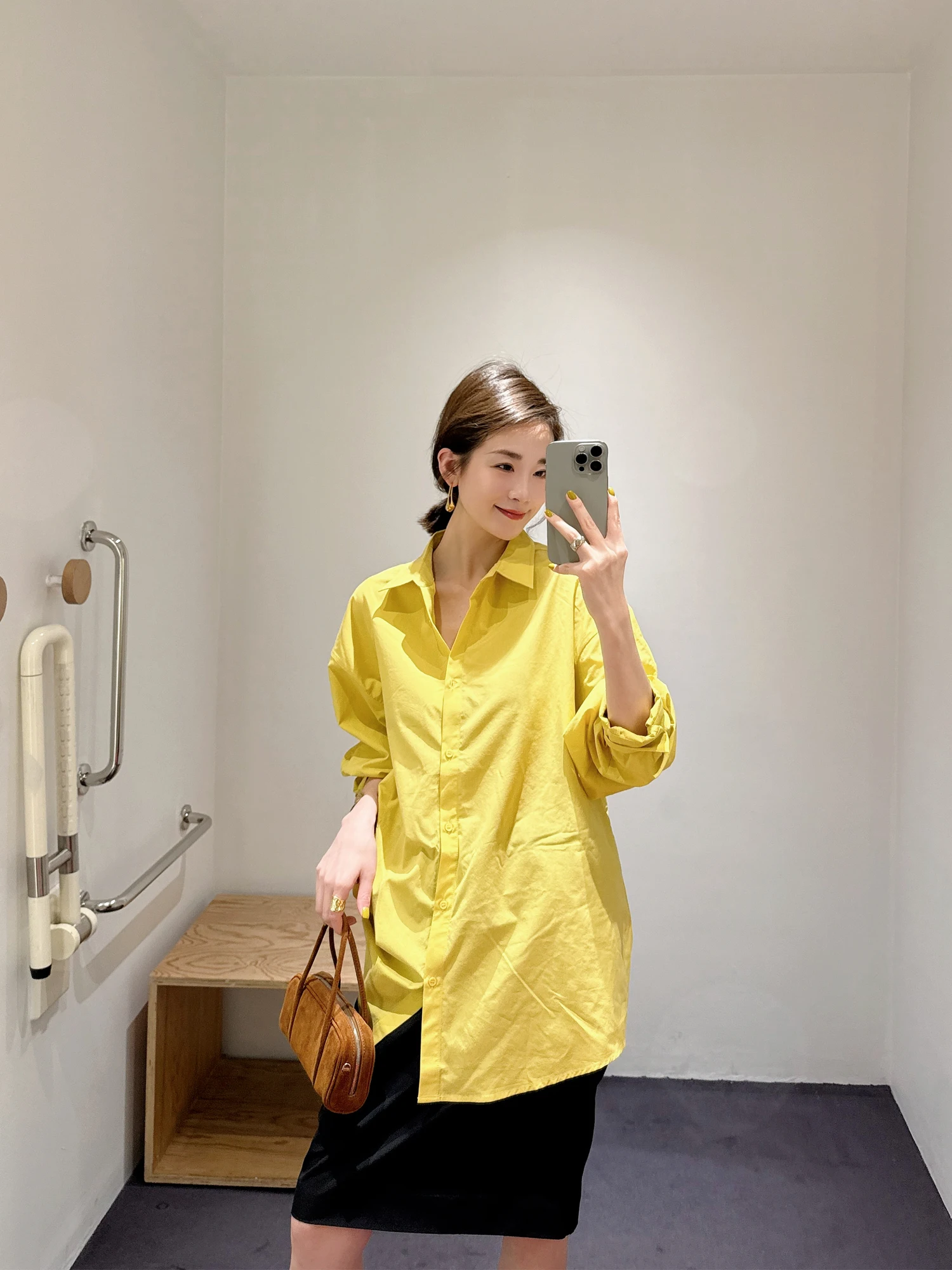 Новая женская свободная хлопковая рубашка с длинным рукавом, желтая, в повседневном стиле, дышащая, комфортная, легкая, впитывающая пот, весна-лето
Новая женская свободная хлопковая рубашка с длинным рукавом, желтая, в повседневном стиле, дышащая, комфортная, легкая, впитывающая пот, весна-лето