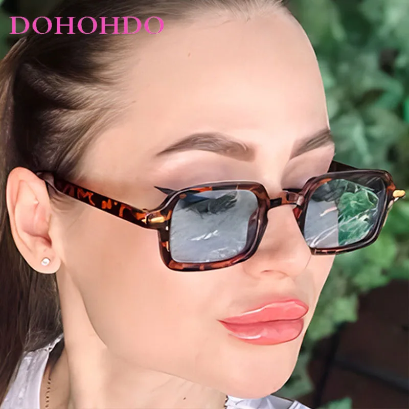 Small Frame Square Retro Rivets Decorate Brand Design Sunglasses For Women Men Outdoor Sports Drive Travel Luxury Eyewear UV400 
Small Frame Square Retro Rivets Decorate Brand Design Sunglasses For Women Men Outdoor Sports Drive Travel Luxury Eyewear UV400