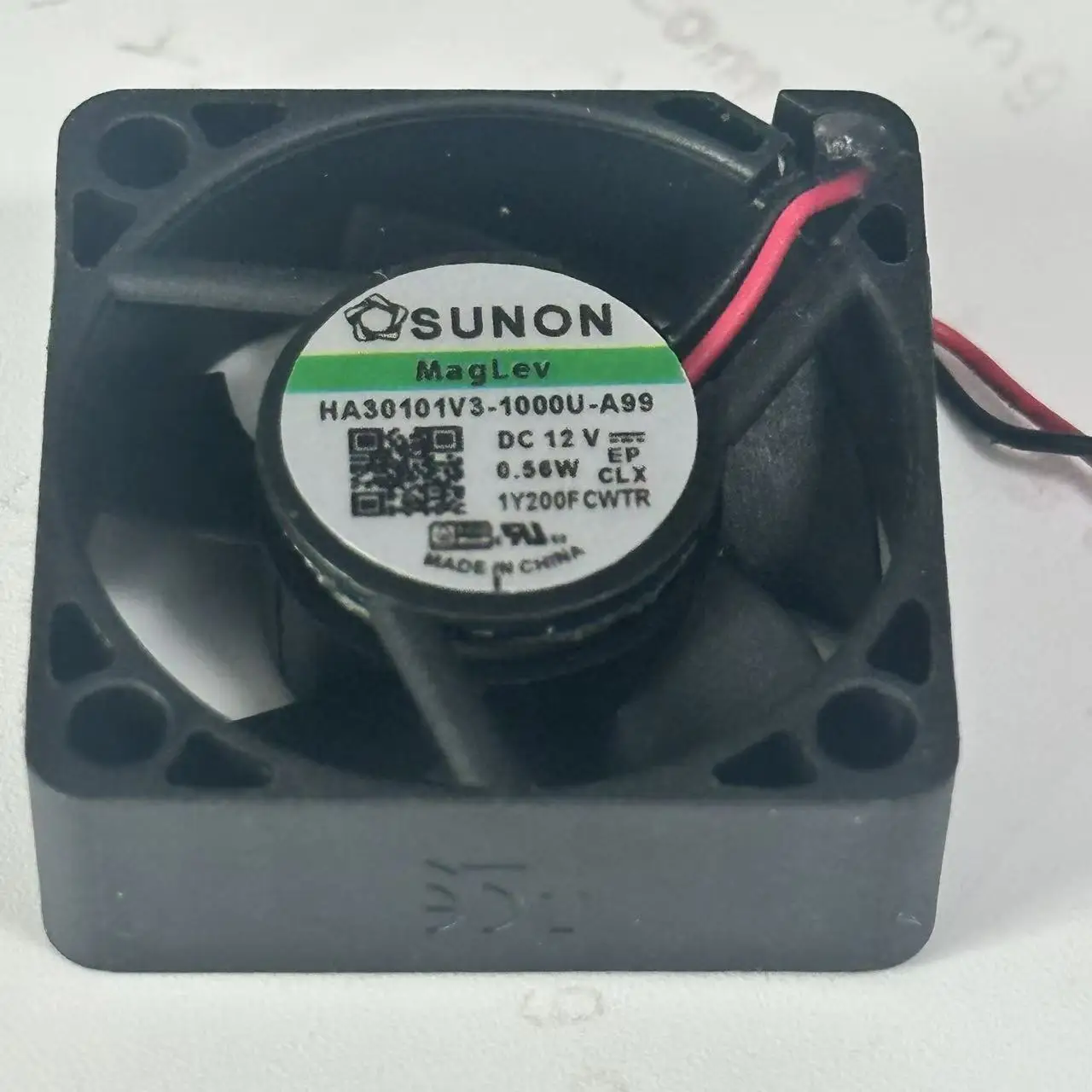 SUNON HA30101V3-1000U-A99 DC 12V 0.56W 30x30x10mm 2-Wire Server Cooling Fan
SUNON HA30101V3-1000U-A99 DC 12V 0.56W 30x30x10mm 2-Wire Server Cooling Fan