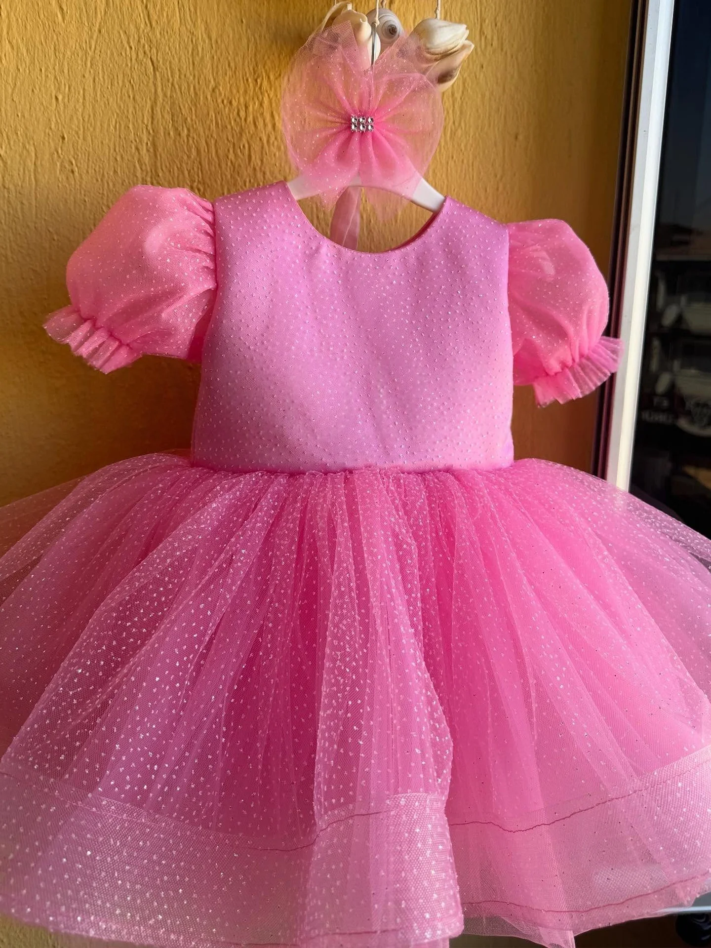 Glitter Tulle Puff Sleeve Flower Girl Dress Wedding First Christmas Party Gown with Bow Accessoryفساتين اطفال سهر
Glitter Tulle Puff Sleeve Flower Girl Dress Wedding First Christmas Party Gown with Bow Accessoryفساتين اطفال سهر
