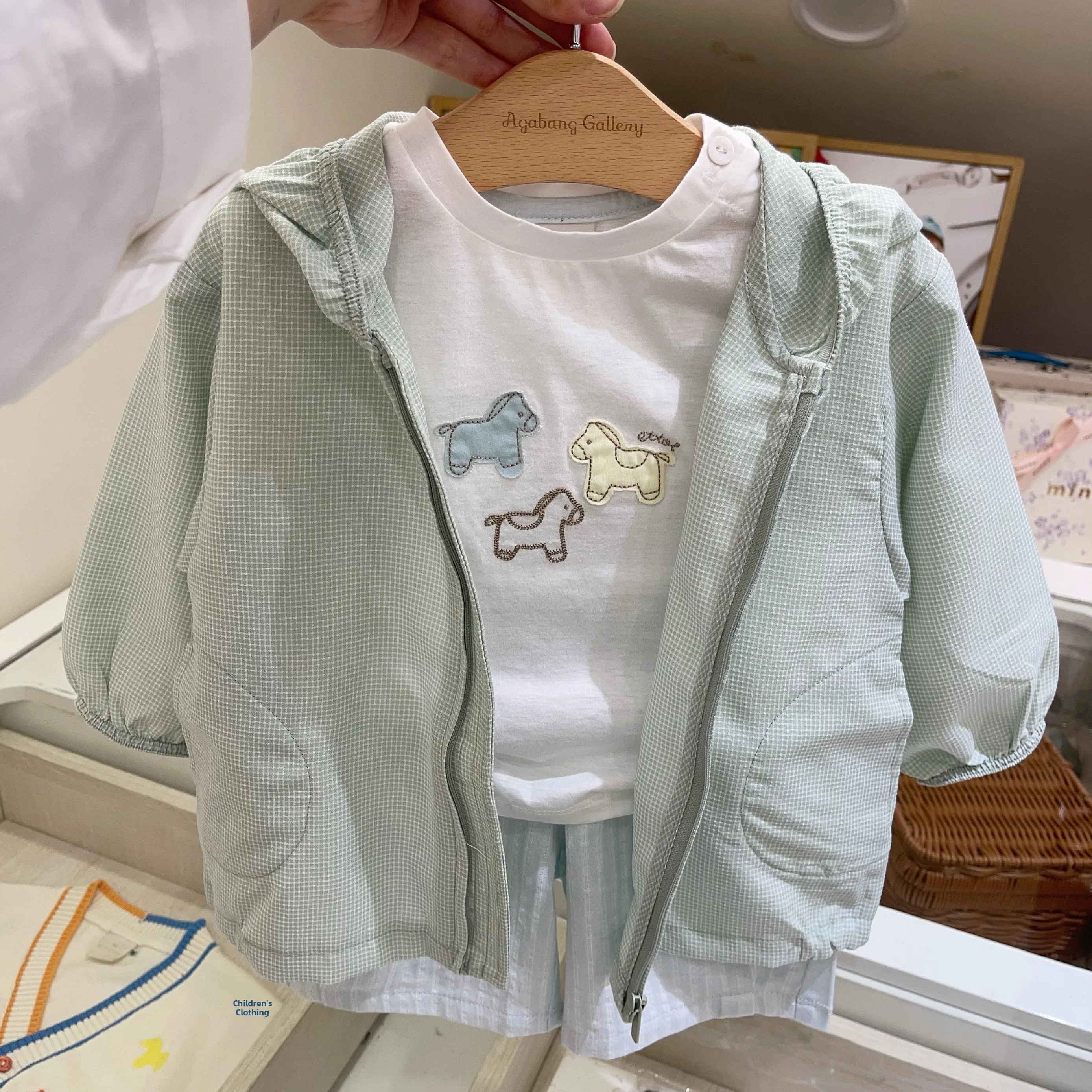 Summer New Mint Plaid Soft Comfortable Baby Clothes Sunscreen Spray Skin Shirt Children's Coat Korean Style All Seasons Jacket
Summer New Mint Plaid Soft Comfortable Baby Clothes Sunscreen Spray Skin Shirt Children's Coat Korean Style All Seasons Jacket