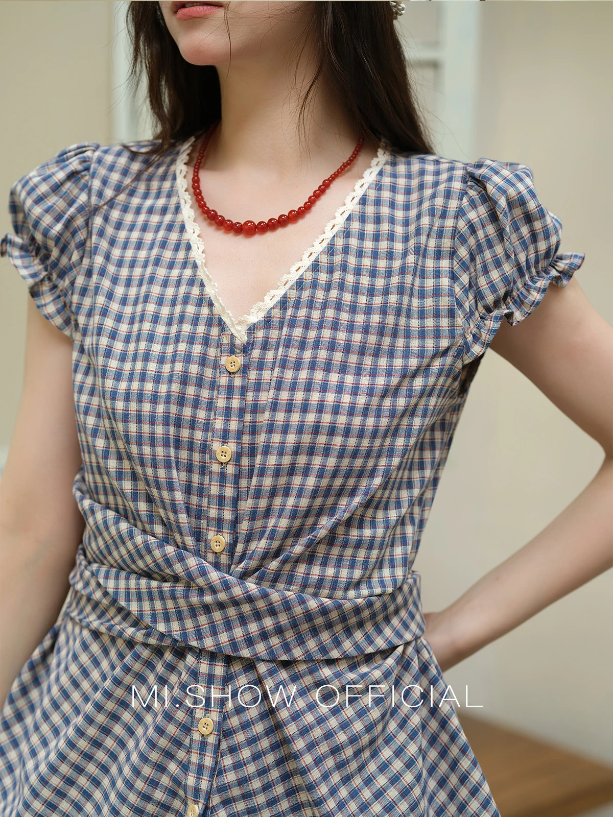 MISHOW Women's Garment Sleeves Plaid Shirt 2025 Summer New Fashion Lace V-neck Shirt Button Belt Top Female Clothing MXE36X1814
MISHOW Women's Garment Sleeves Plaid Shirt 2025 Summer New Fashion Lace V-neck Shirt Button Belt Top Female Clothing MXE36X1814
