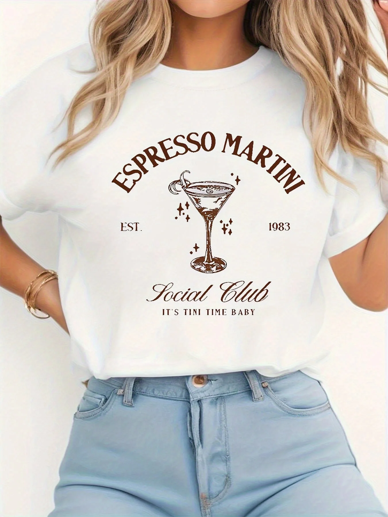 Женская футболка с коротким рукавом Espresso Martini Social Club, повседневный топ с круглым вырезом и буквенным принтом для лета и весны
Женская футболка с коротким рукавом Espresso Martini Social Club, повседневный топ с круглым вырезом и буквенным принтом для лета и весны