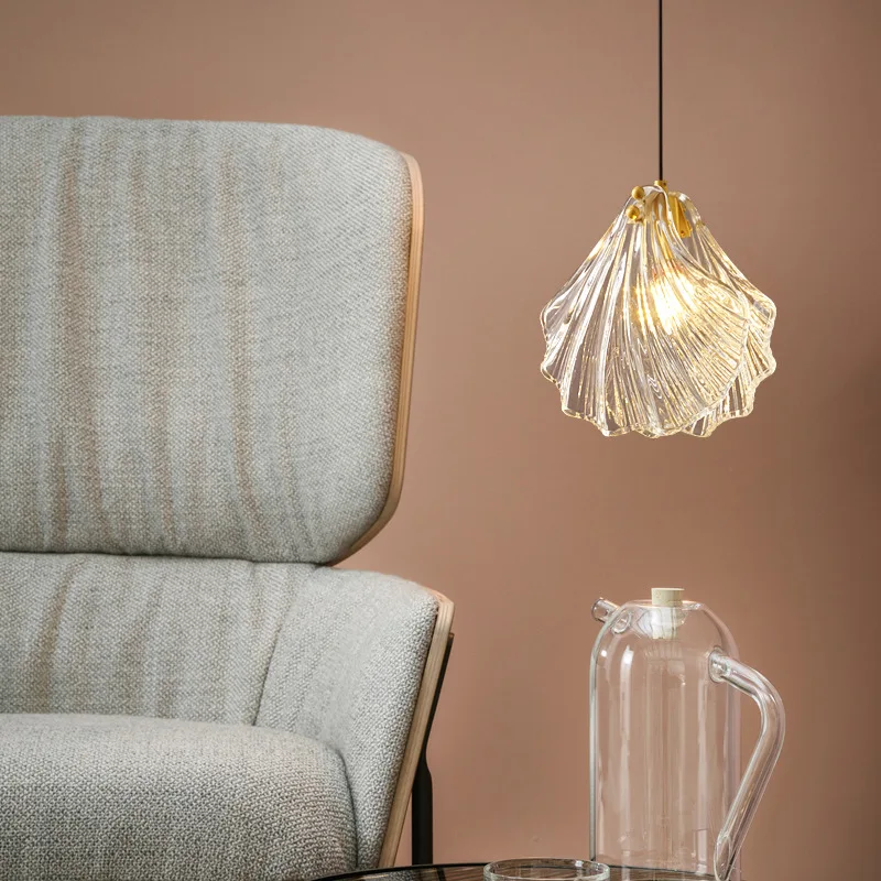 All copper bedroom bedside chandelier modern simple French girl shell small chandelier Italian light luxury
All copper bedroom bedside chandelier modern simple French girl shell small chandelier Italian light luxury