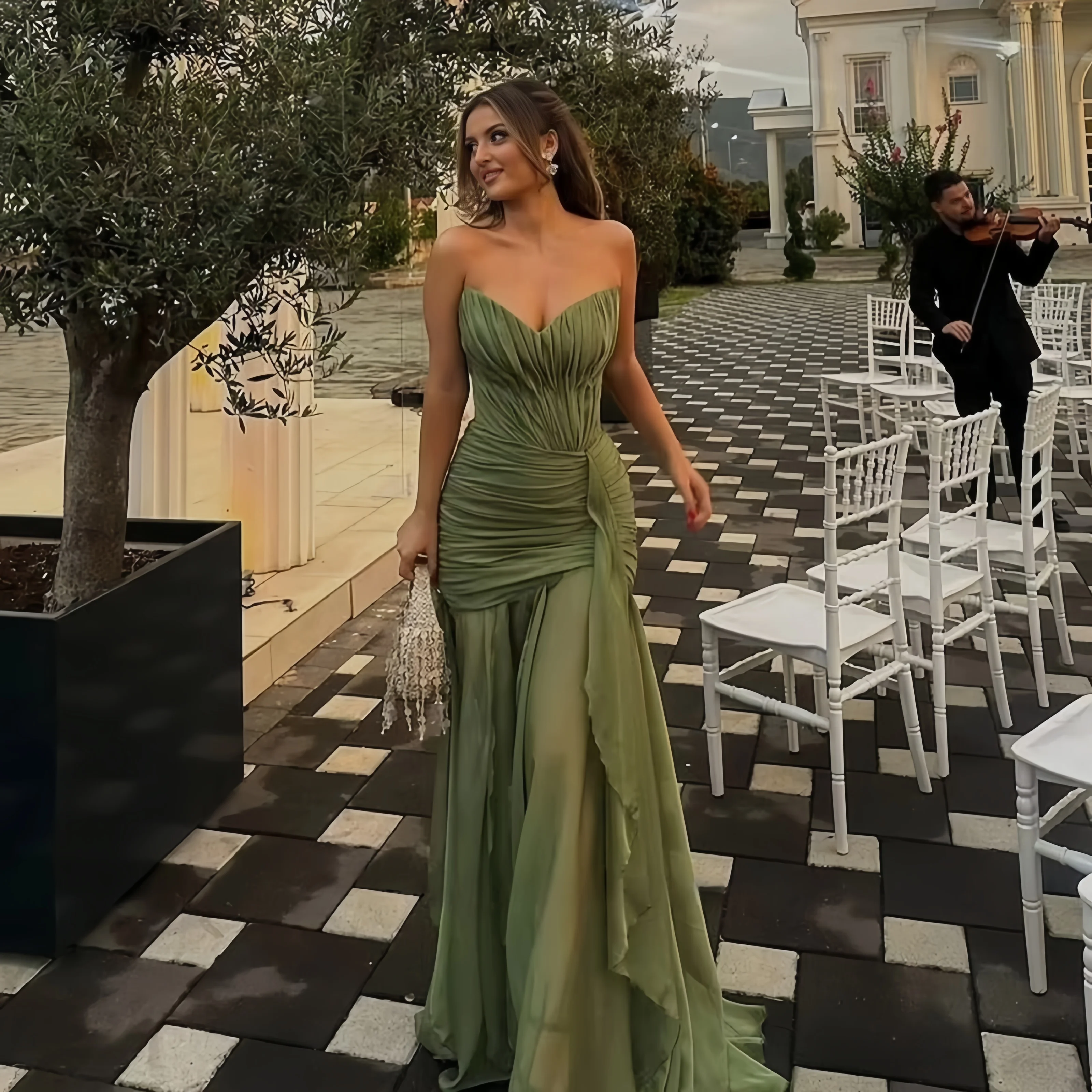Customize Olive Green Pleated Chiffon Prom Dress V Neck Lace-up vestidos de noiva Floor-length Sheath Evening Dresses 2026
Customize Olive Green Pleated Chiffon Prom Dress V Neck Lace-up vestidos de noiva Floor-length Sheath Evening Dresses 2026