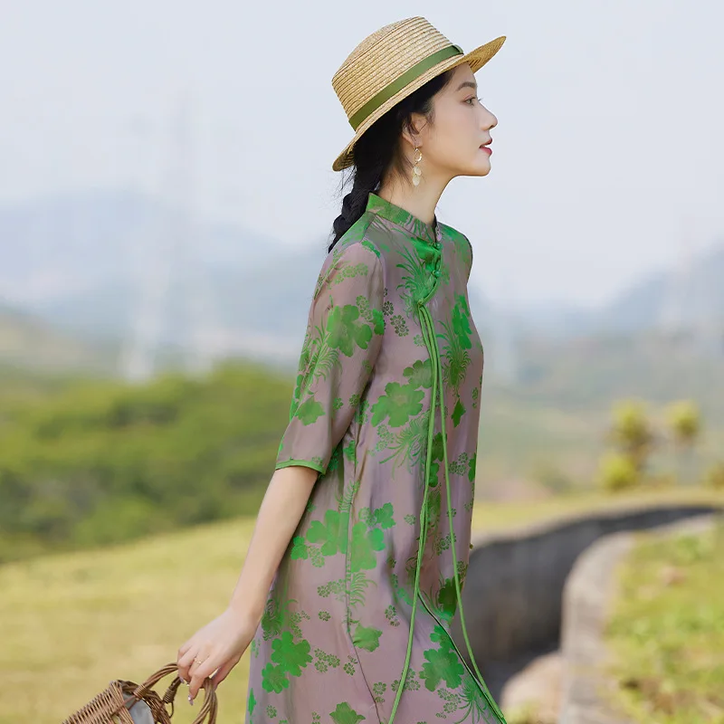 Improved cheongsam collar printed skirt waist and thin A word large size women's silk cotton dress fashionable and casual versat
Improved cheongsam collar printed skirt waist and thin A word large size women's silk cotton dress fashionable and casual versat