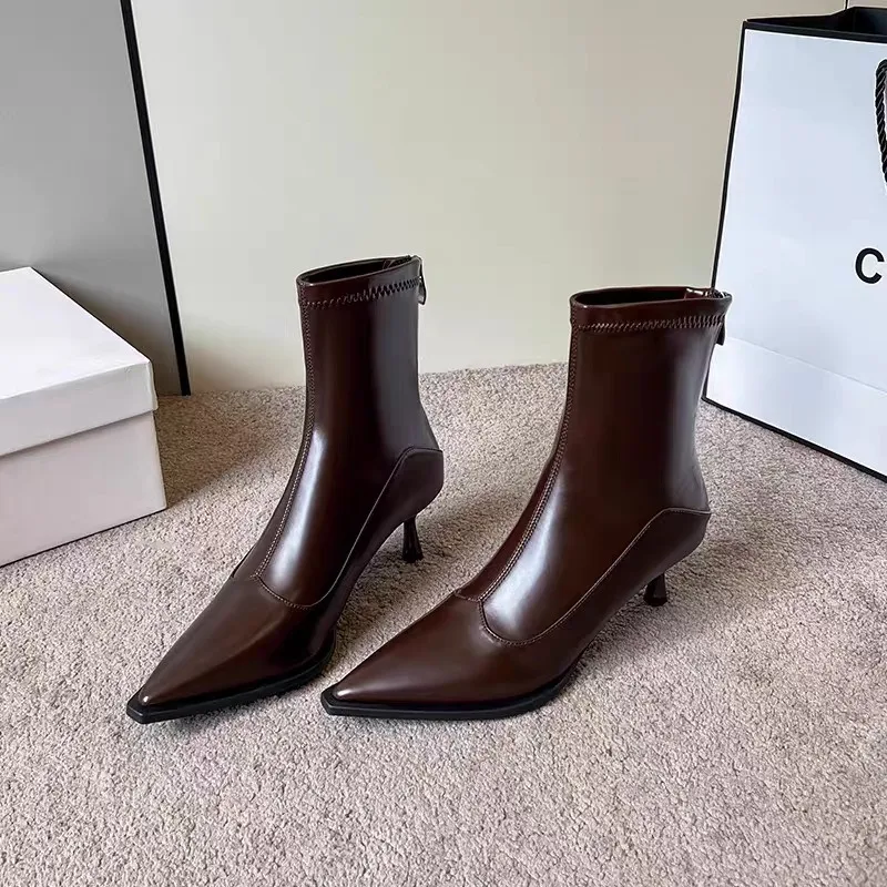 New Retro Women Shoes Exquisite Pointed Tip Soft Leather Ankle Boots for Woman French High Heel Boots Designer Shoes Botas Mujer
New Retro Women Shoes Exquisite Pointed Tip Soft Leather Ankle Boots for Woman French High Heel Boots Designer Shoes Botas Mujer