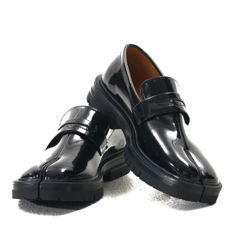 Man Formal Shoes Split Toe Horseshoe Shoes for Men's Loafers Round Toe Square Root Slip on Genuine Leather Casual Shoes Business
Man Formal Shoes Split Toe Horseshoe Shoes for Men's Loafers Round Toe Square Root Slip on Genuine Leather Casual Shoes Business