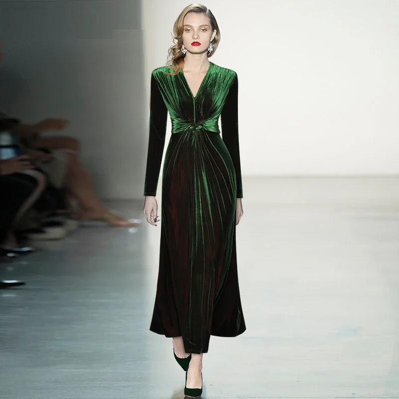 New Fashion Designer Autumn Women's V-Neck Long Sleeve Folds High Street Lady Elegant Green Velvet Party Long Dress
New Fashion Designer Autumn Women's V-Neck Long Sleeve Folds High Street Lady Elegant Green Velvet Party Long Dress