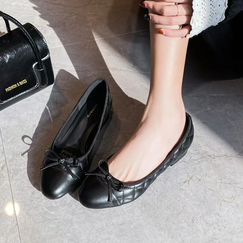 New round Toe Flat Shoes Soft Bottom Low Heel Slip-On Ballet Flats Butterfly Knot Casual Women's Shoes Summer Season
New round Toe Flat Shoes Soft Bottom Low Heel Slip-On Ballet Flats Butterfly Knot Casual Women's Shoes Summer Season