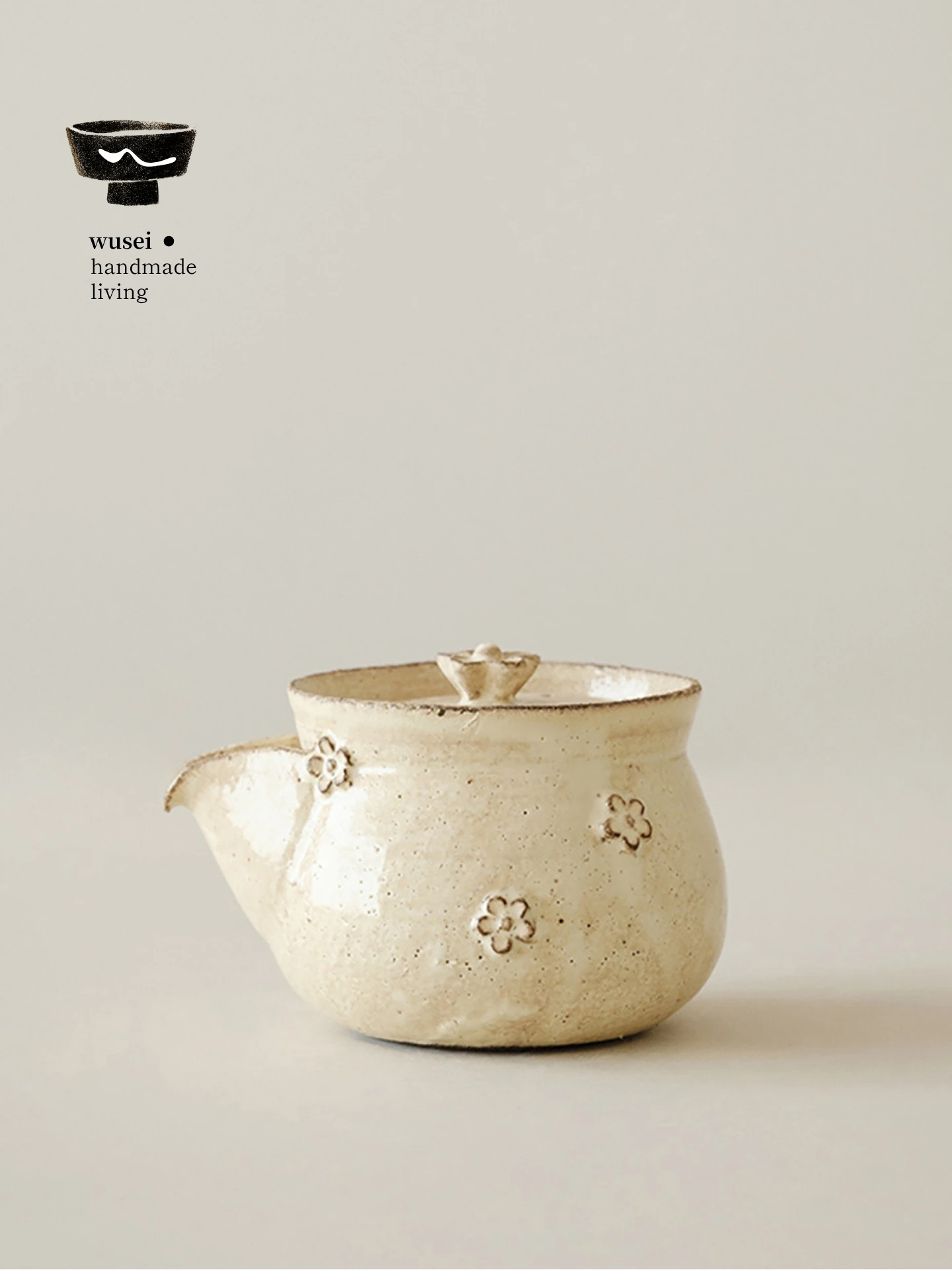 WUSEI Japanese Style Handmade Rough Ceramics Tea Pot Bottle Sculpture Floating Flower Tea Brewing Handheld Pot Gift
WUSEI Japanese Style Handmade Rough Ceramics Tea Pot Bottle Sculpture Floating Flower Tea Brewing Handheld Pot Gift