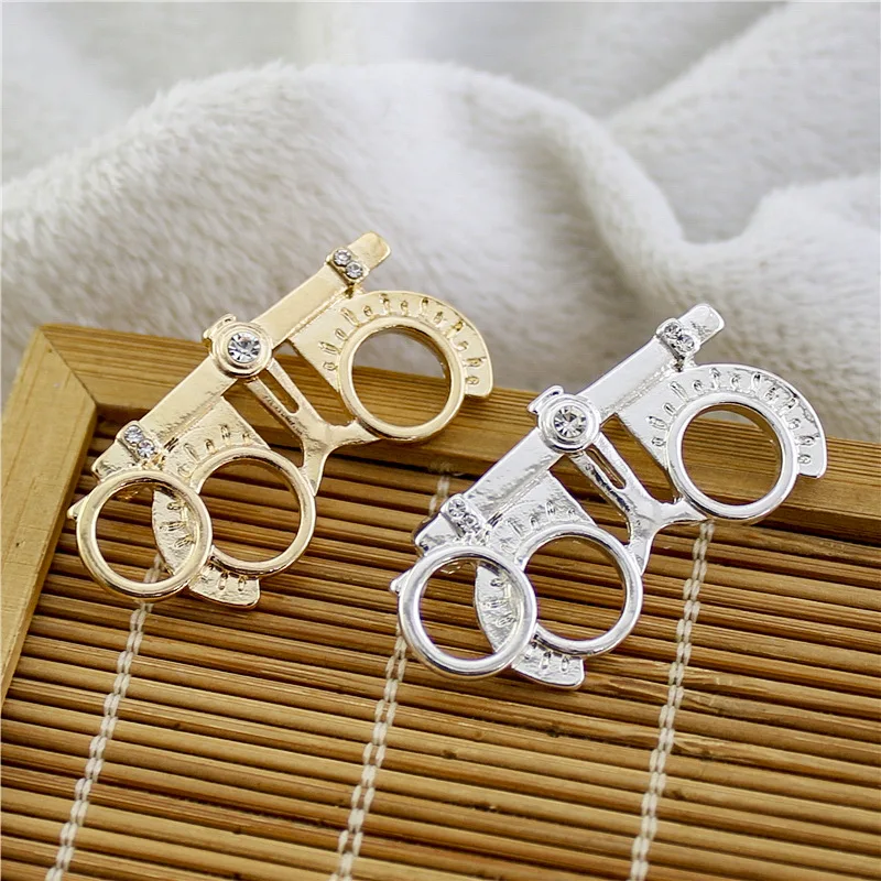 Original Design World Eye Day Leading Needle Anti Myopia Eye Brooch Ophthalmologist Gift Daily Wear
Original Design World Eye Day Leading Needle Anti Myopia Eye Brooch Ophthalmologist Gift Daily Wear
