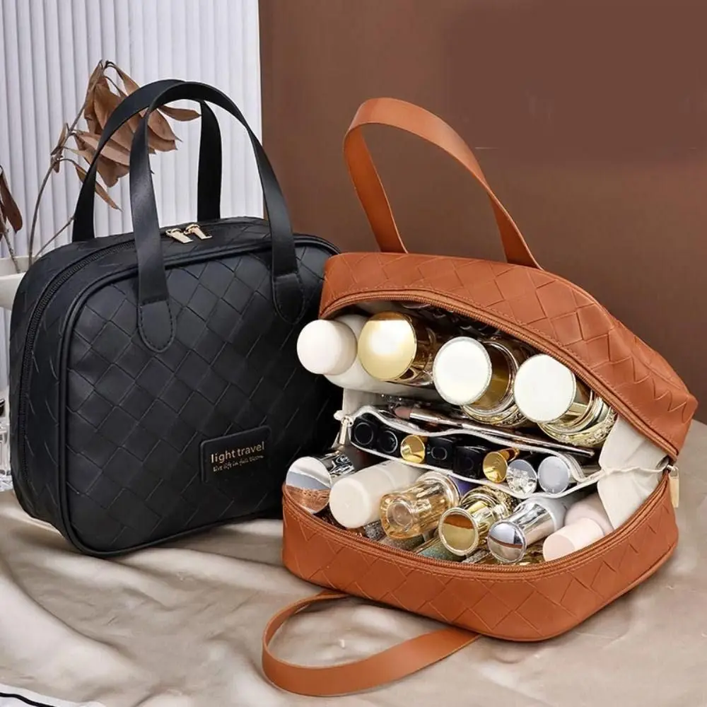 Portable Large Capacity PU Makeup Bag Handheld with Handle Women Cosmetic Pouch Zipper Carry-on Travel Wash Bag Travel
Portable Large Capacity PU Makeup Bag Handheld with Handle Women Cosmetic Pouch Zipper Carry-on Travel Wash Bag Travel
