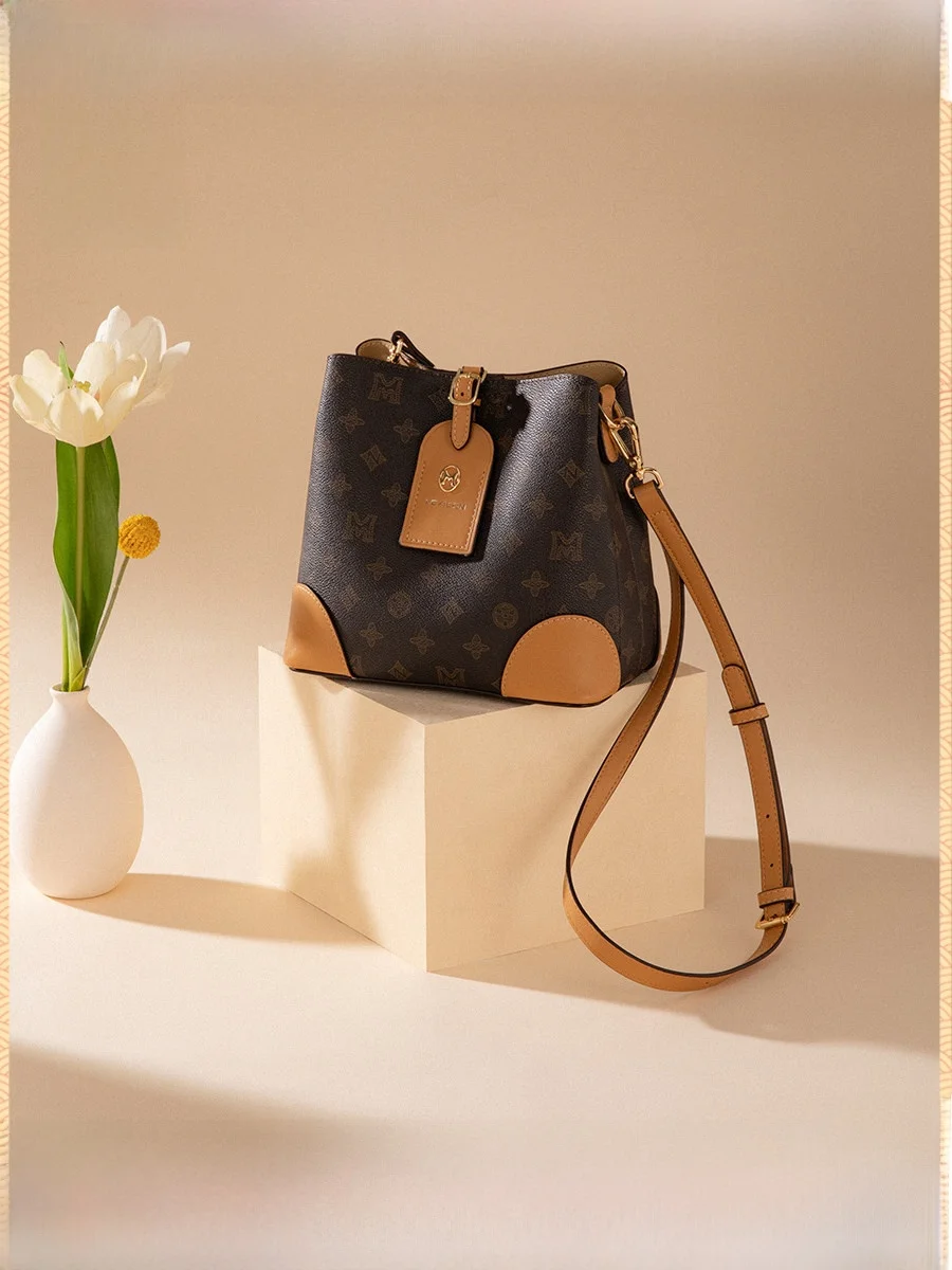 Сводная универсальная женская сумка-мешок через плечо, сумка через плечо с принтом, осень-зима, элитная уникальная сумка
Сводная универсальная женская сумка-мешок через плечо, сумка через плечо с принтом, осень-зима, элитная уникальная сумка