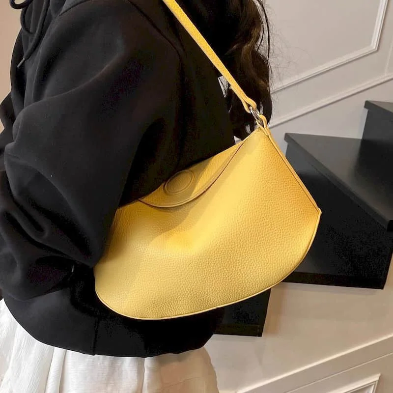 Leather Crossbody Bags for Women Solid Korean Style Versatile Handbags Luxury Lady Fashionable Female High Quality Bucket Bags
Leather Crossbody Bags for Women Solid Korean Style Versatile Handbags Luxury Lady Fashionable Female High Quality Bucket Bags