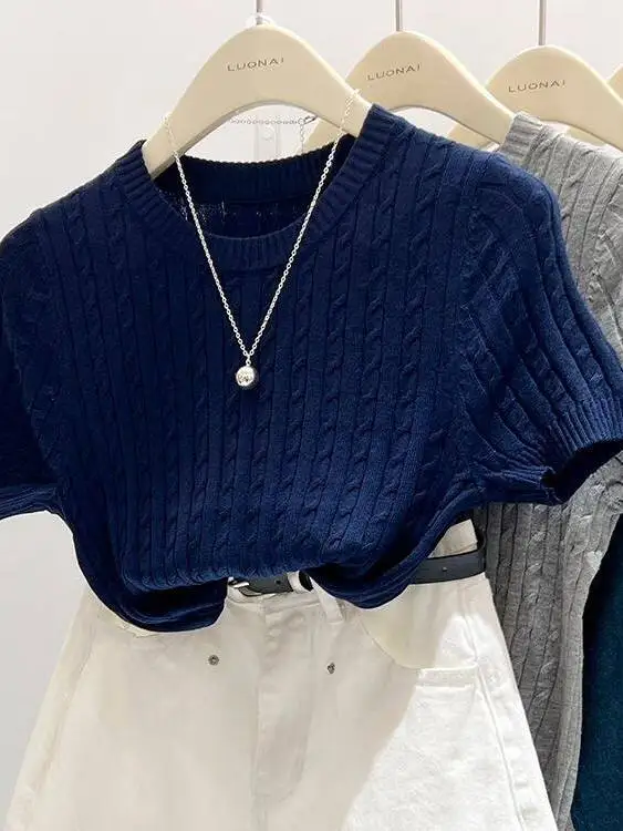 Elegant Vintage Twist Knitted Short Sleeve Women's Top Thin Summer Inner Wear Casual Style Soft Fabric round Neck Short Length
Elegant Vintage Twist Knitted Short Sleeve Women's Top Thin Summer Inner Wear Casual Style Soft Fabric round Neck Short Length