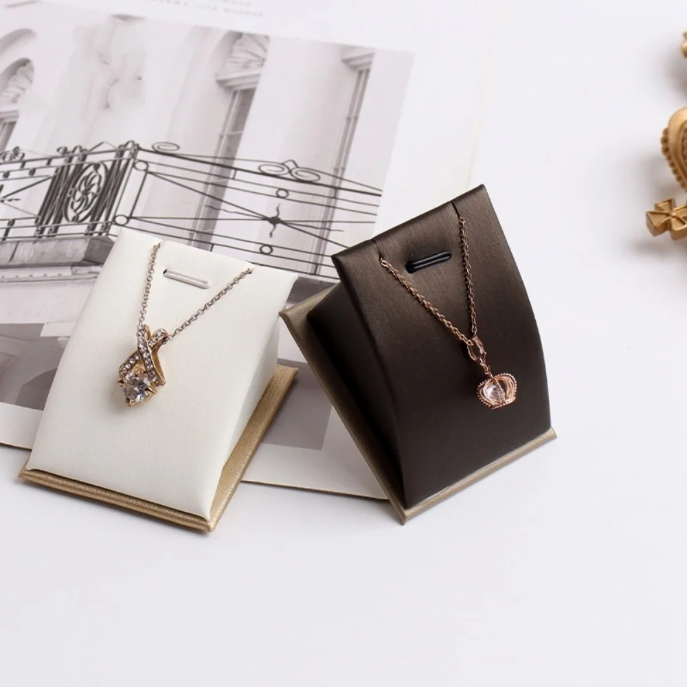 Подставка для ювелирных изделий 2026: Демонстрационный стенд для прилавка, органайзер для кулонов, ожерелий, цепочек, подарков, бархатная мини-переносная витрина
Подставка для ювелирных изделий 2026: Демонстрационный стенд для прилавка, органайзер для кулонов, ожерелий, цепочек, подарков, бархатная мини-переносная витрина