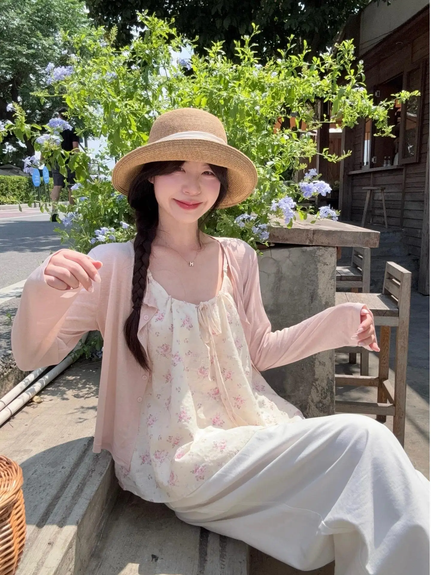 Gentle Korean Style Two-Piece Set Women's Summer 2026 Floral Print Halter Neck Long Sleeve Cardigan Sun Protection Soft
Gentle Korean Style Two-Piece Set Women's Summer 2026 Floral Print Halter Neck Long Sleeve Cardigan Sun Protection Soft