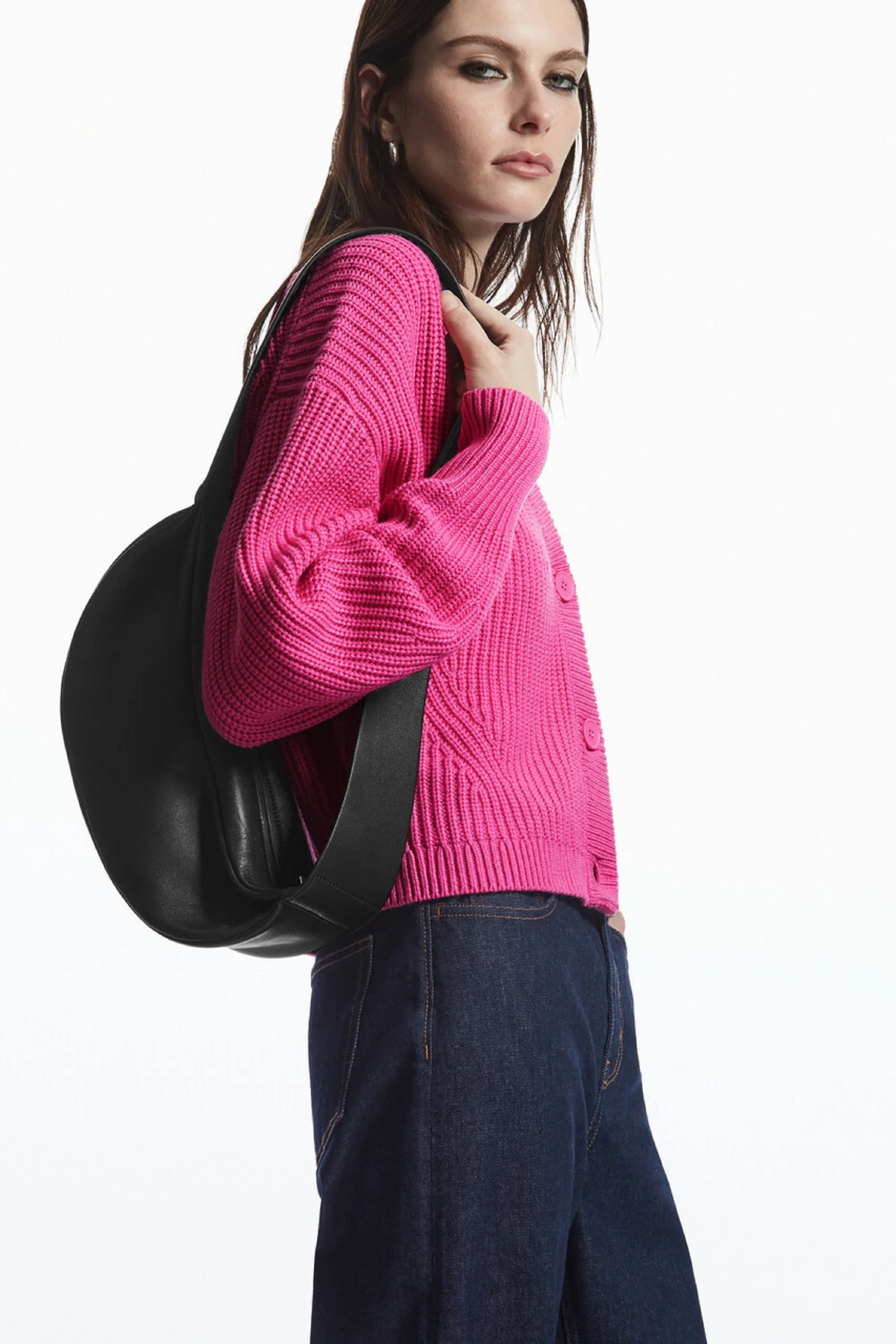 Ethereal MD 2025 YAZHIMEI winter new style of Loose version of women's casual V-neck knit rib cardigan
Ethereal MD 2025 YAZHIMEI winter new style of Loose version of women's casual V-neck knit rib cardigan