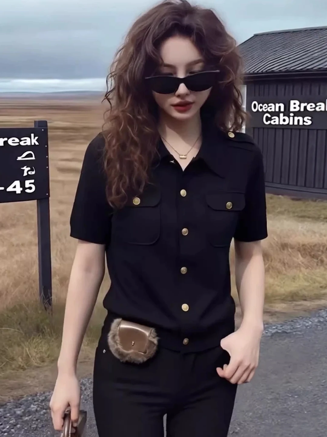 Black Neck Knitted Short Sleeve T-Shirt Women Summer 2026 New plus Size Loose Slimming High-End Feeling Top
Black Neck Knitted Short Sleeve T-Shirt Women Summer 2026 New plus Size Loose Slimming High-End Feeling Top