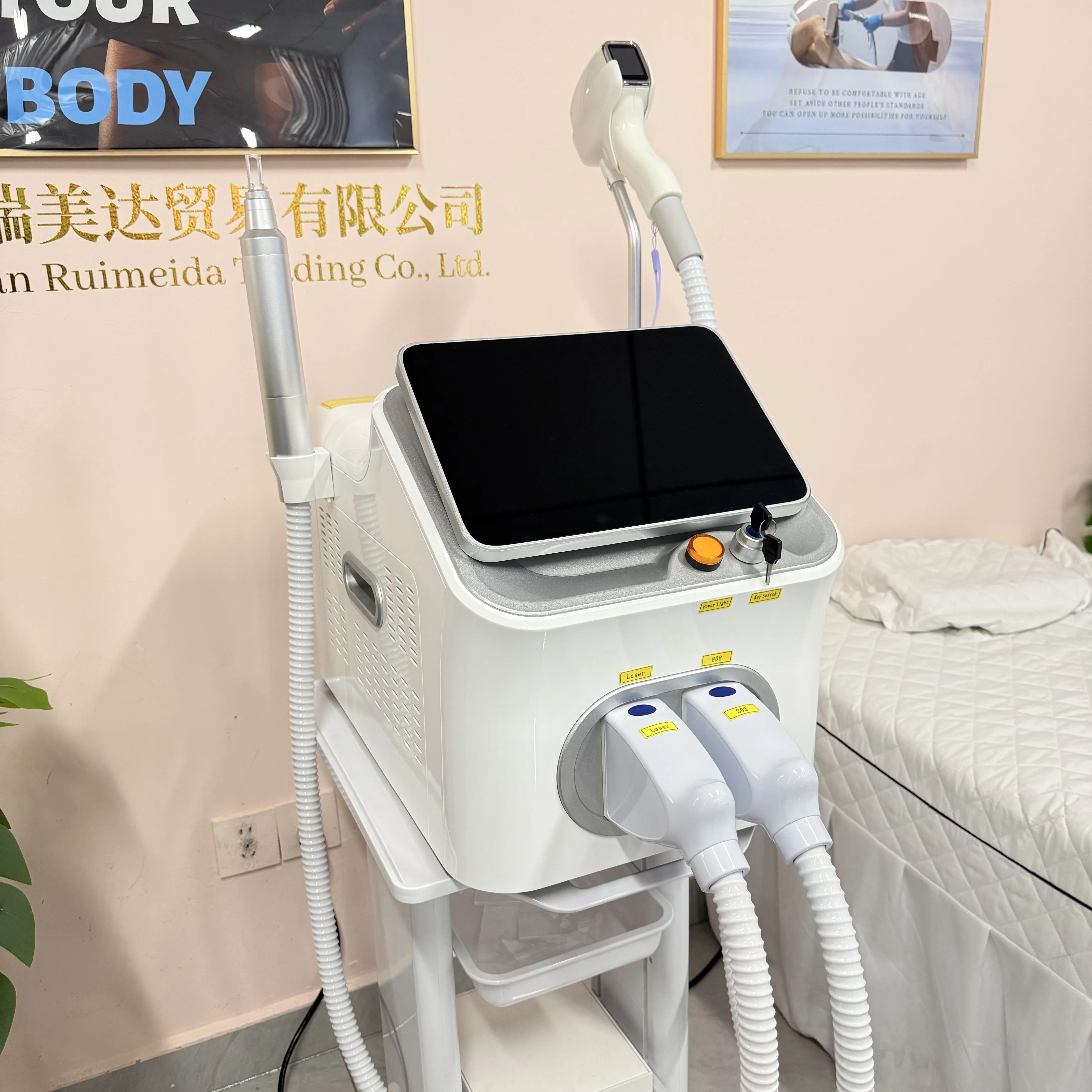 Soprano Diode Hair Removal 5000W 4 Waves 755 940 1064 808nm CE Certified Permanent Hair Removal And Tattoo Removal
Soprano Diode Hair Removal 5000W 4 Waves 755 940 1064 808nm CE Certified Permanent Hair Removal And Tattoo Removal