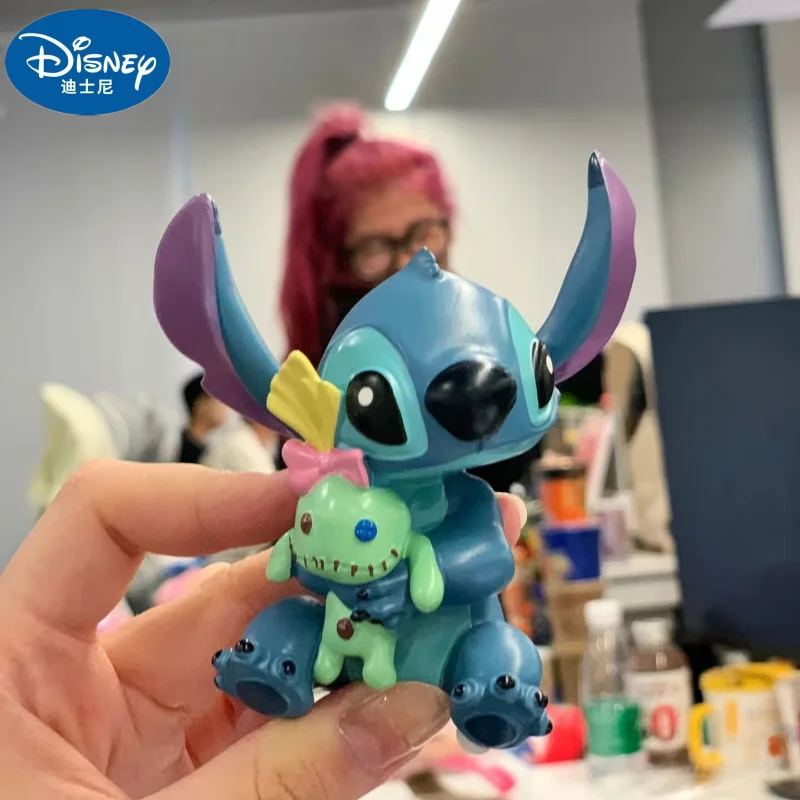 Genuine Disney Hot Anime Lilo&Stitch Figures Toys Lovely Stitch Hand With Scrump Model Desktop Ornament Decoration Collect Gifts
Genuine Disney Hot Anime Lilo&Stitch Figures Toys Lovely Stitch Hand With Scrump Model Desktop Ornament Decoration Collect Gifts
