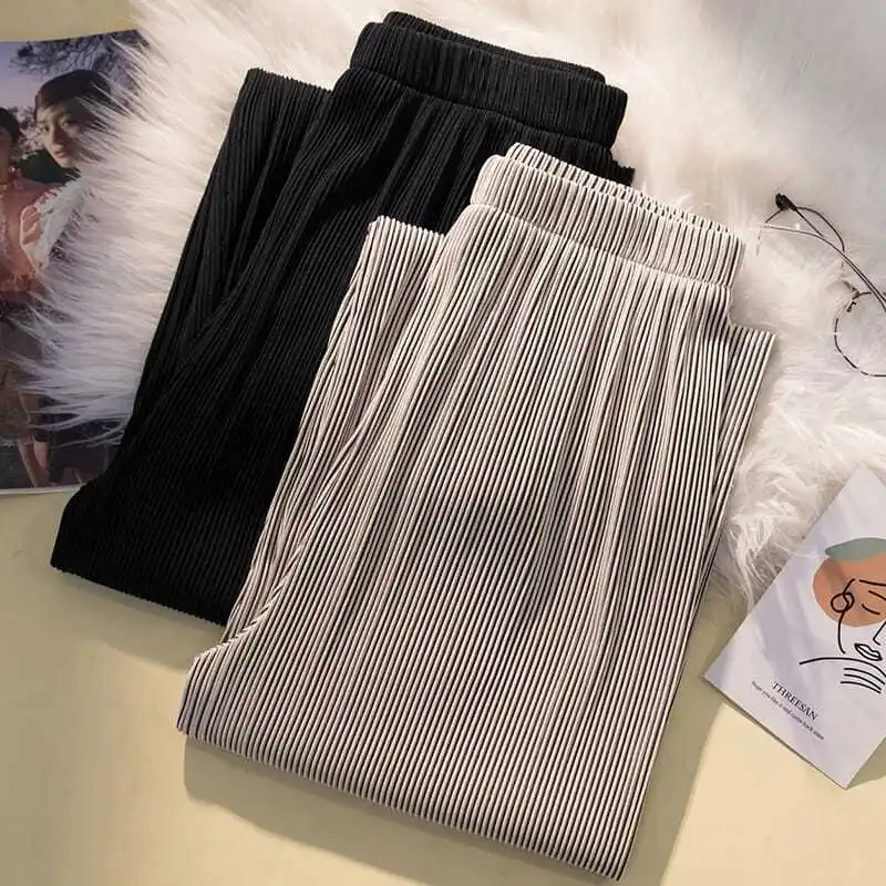 Брюки женские прямые больших размеров, длиной в пол, из ледяного шелка, с высокой эластичностью, широкие, повседневные, в корейском стиле
Брюки женские прямые больших размеров, длиной в пол, из ледяного шелка, с высокой эластичностью, широкие, повседневные, в корейском стиле