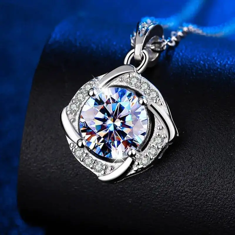 JellyStory New S925 Silver Dreamy Windmill Moissanite Pendant Necklace, Niche Collarbone Chain, Valentine's Day Gift for Women
JellyStory New S925 Silver Dreamy Windmill Moissanite Pendant Necklace, Niche Collarbone Chain, Valentine's Day Gift for Women