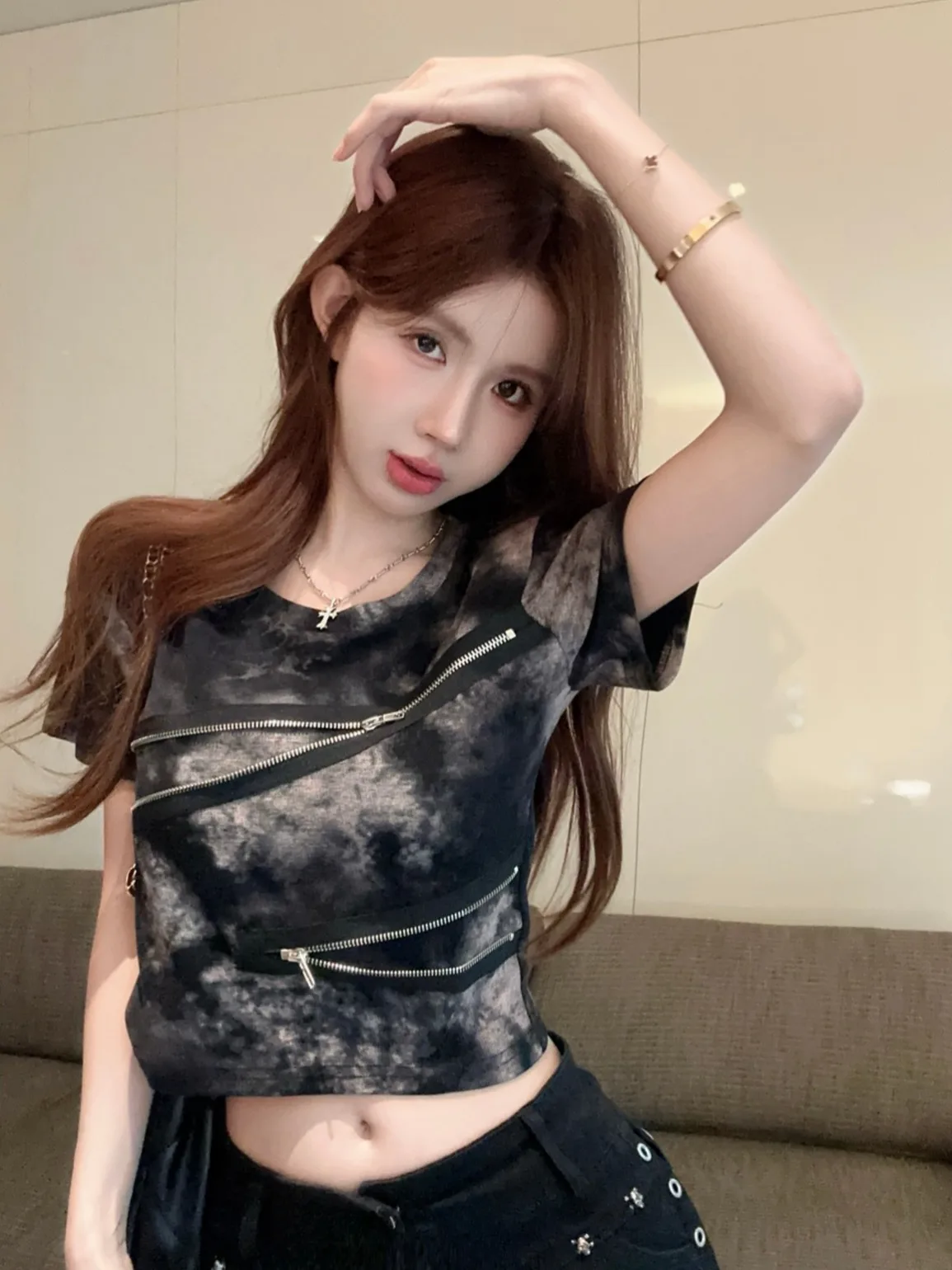Chic Short Retro Dyeing T-Shirt for Women Summer Pure Desirable Tight Fit Vintage Gradient Top Stylish Commute Style Pear Bod...
Chic Short Retro Dyeing T-Shirt for Women Summer Pure Desirable Tight Fit Vintage Gradient Top Stylish Commute Style Pear Bod...