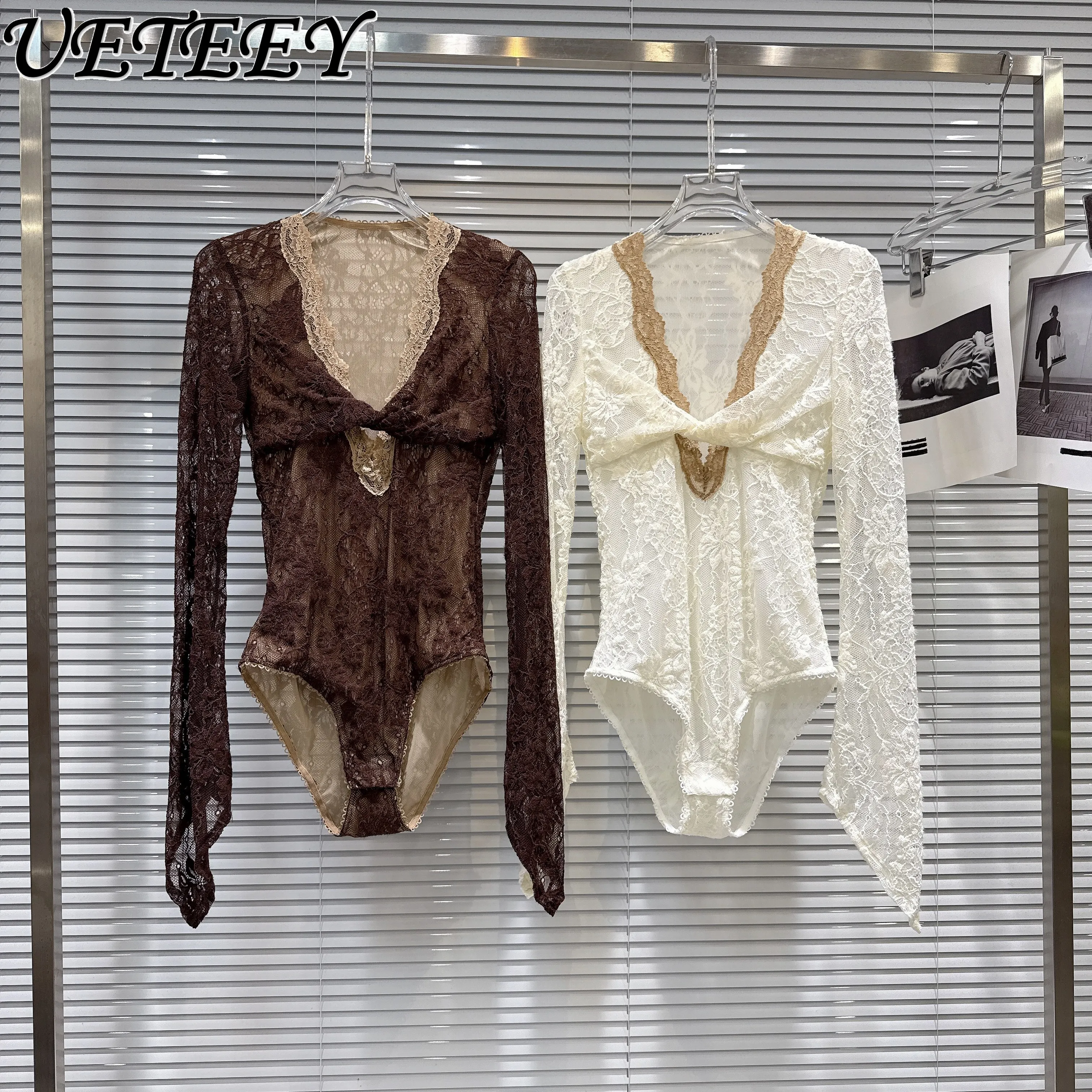 2026 Spring New Sexy Socialite V-neck Twist Design Slim Bodysuit Shirt Women Tshirt Lace Stretch Slim Bodysuit Shorts Female
2026 Spring New Sexy Socialite V-neck Twist Design Slim Bodysuit Shirt Women Tshirt Lace Stretch Slim Bodysuit Shorts Female